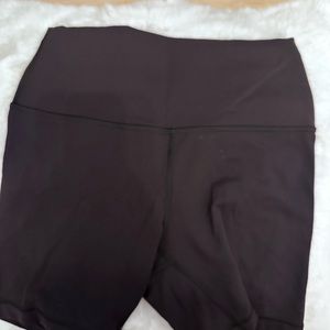 EUC Wunder Train High-Rise Short 6"